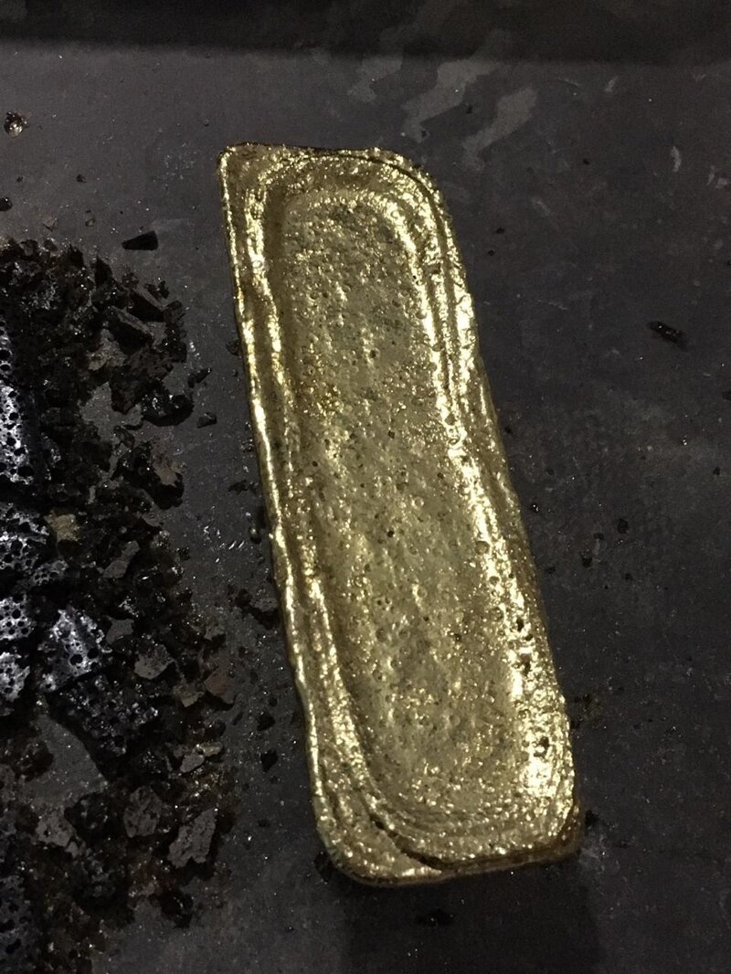 Первый слиток золота выплавлен на месторождении «Полянка» в Хабаровском крае