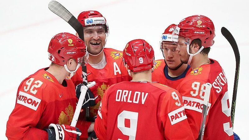 Сборная России по хоккею победила итальянцев на чемпионате мира в Словакии.