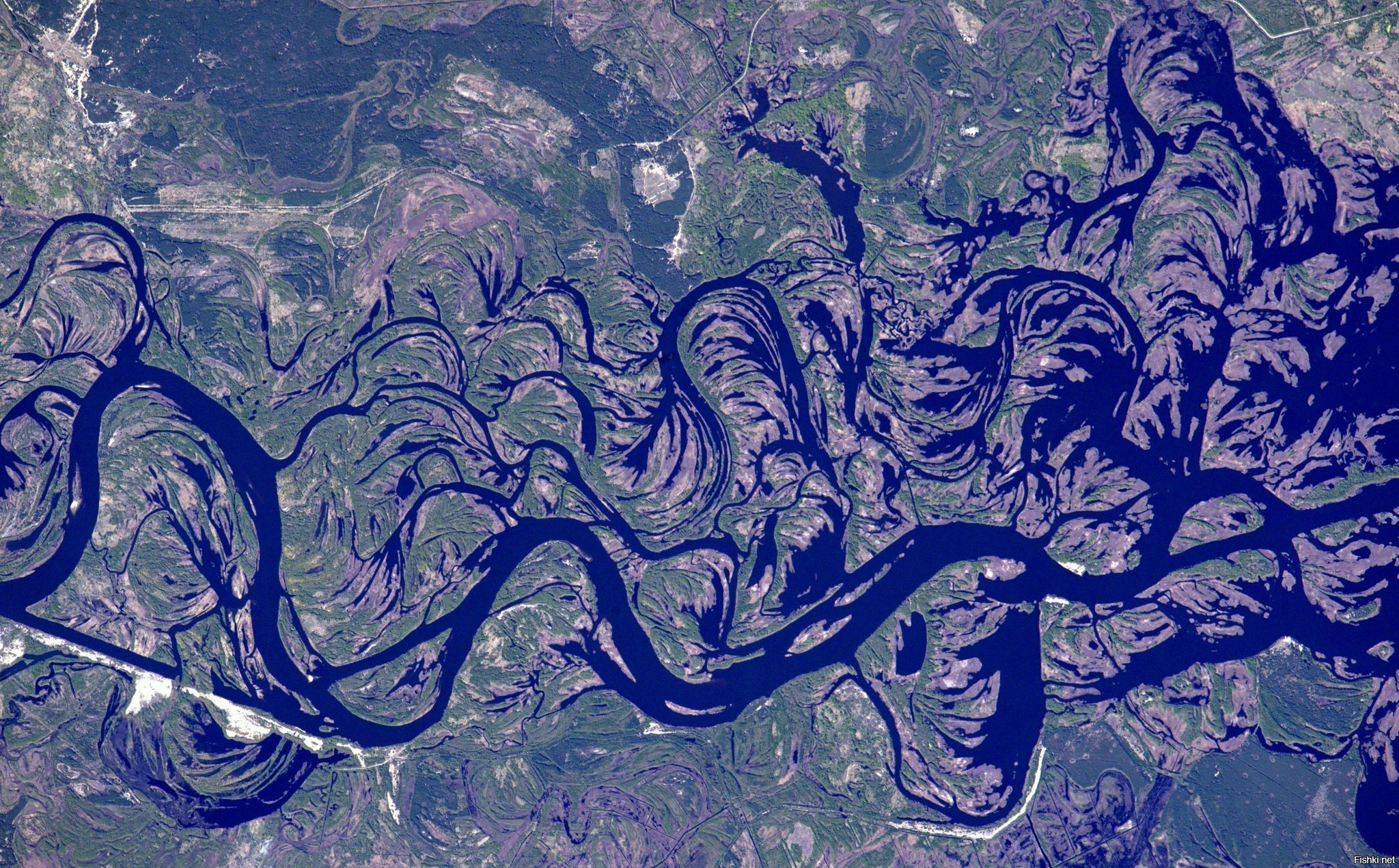 Река Днепр вид из космоса