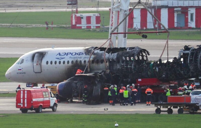 Почему за гибель в авиакатастрофе "Аэрофлот" заплатит всего 5 млн рублей?