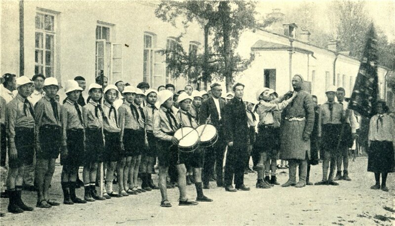 1920-ые годы. Парад пионеров в Ташкенте. 