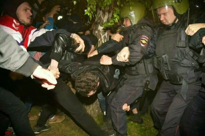 "Уральские пельмени" переругались из-за ситуации со строительством храма и не вышли на сцену