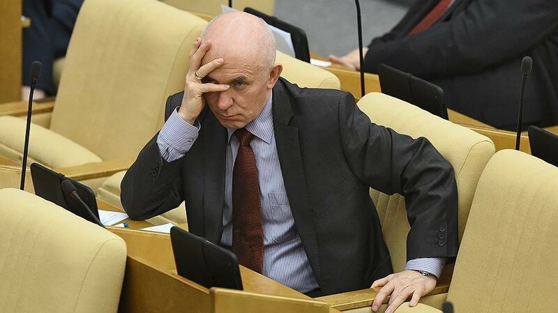 Депутат Госдумы собирается запретить СМИ писать о знаменитостях