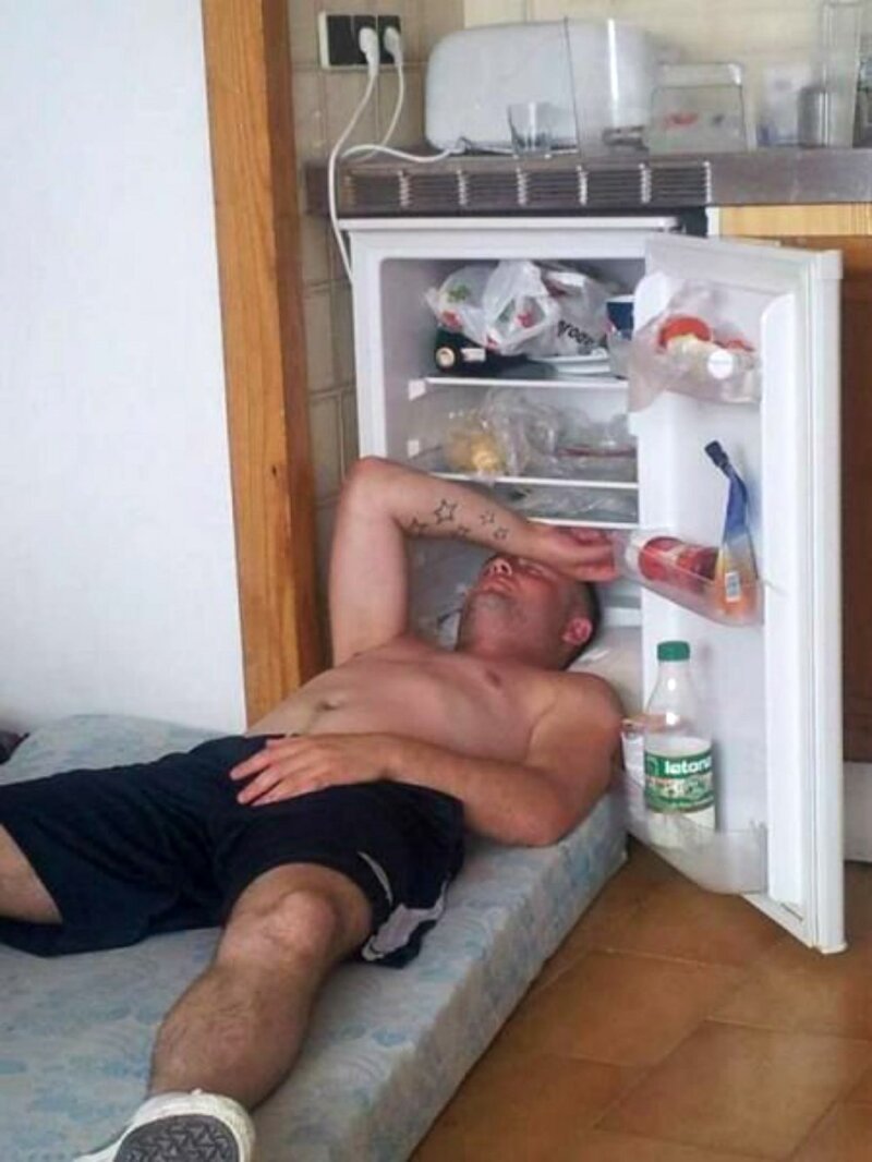 2. Кстати, холодильники тоже призваны спасать от жары