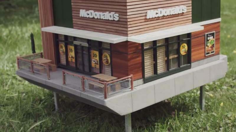 McDonald's открыли миниатюрный ресторан для пчёл