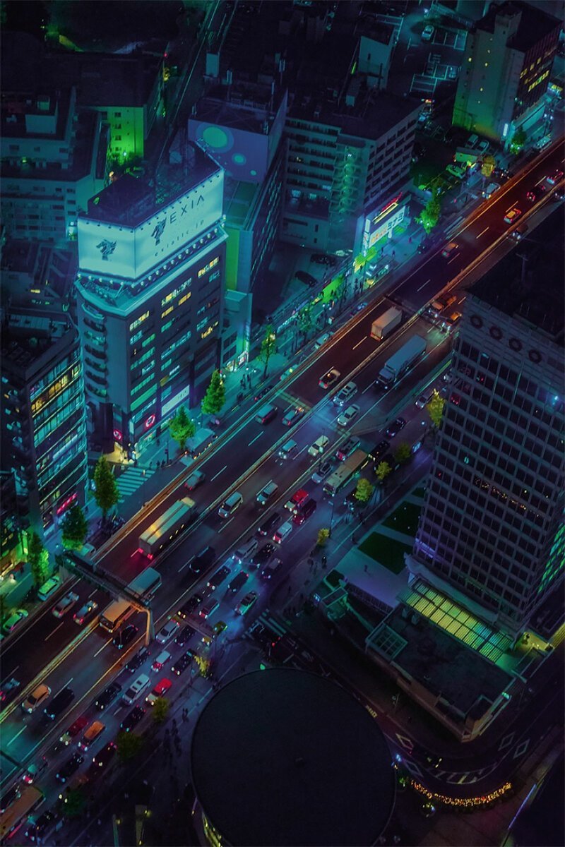 Огни большого города: вид на ночной Токио с высоты
