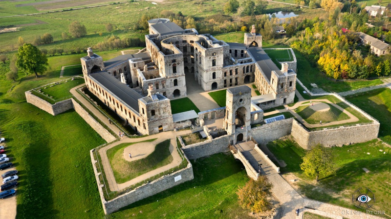 До 16 века такая форма замков не была популярной, но со временем люди осознали, что крепость в виде звезды позволяет сделать защиту надежнее. С этого времени в Европе стали появляться подобные «звездные» сооружения