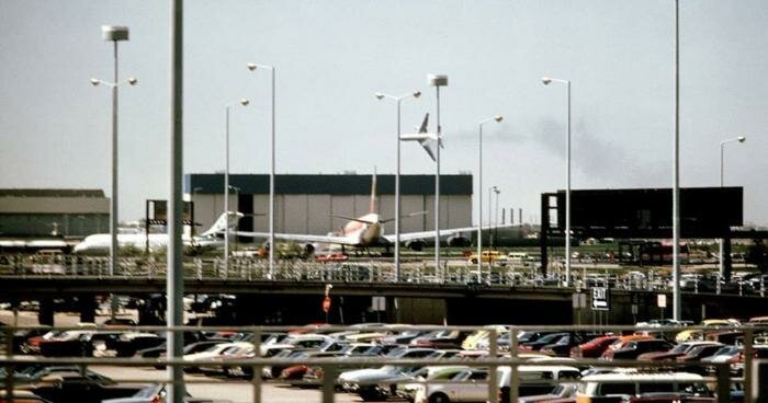 Самолет McDonnell Douglas DC–10 над зданием аэропорта "О`Хара", 25 мая 1979 года, Чикаго