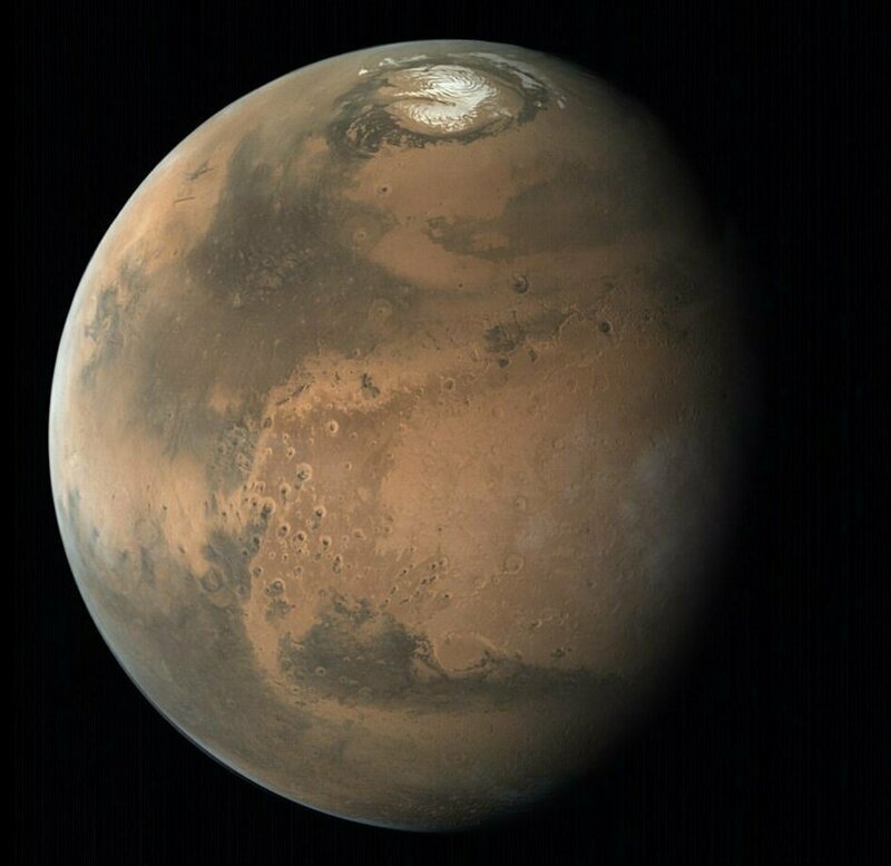 Ученые нашли огромные водные резервуары на Марсе