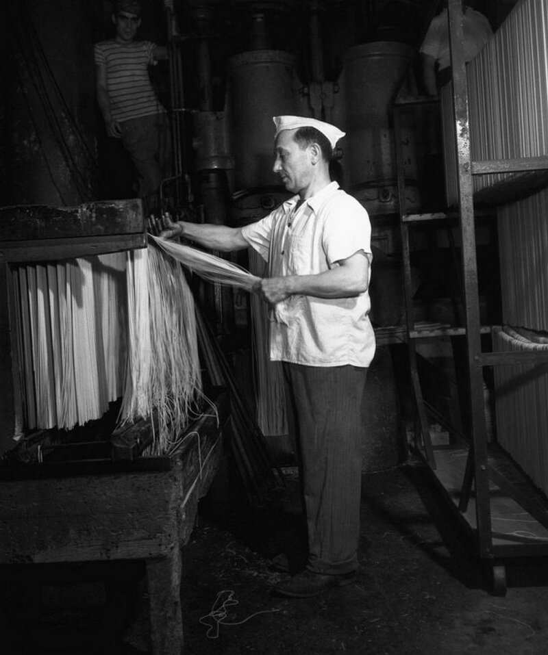 Как делают макароны: реальный процесс макаронных фабрик 20 века