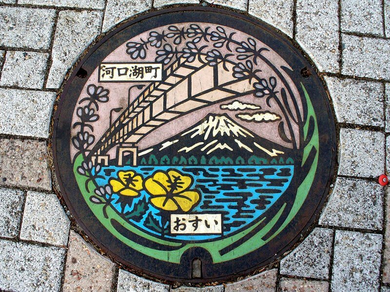 Как выглядят крышки канализационных люков в Японии