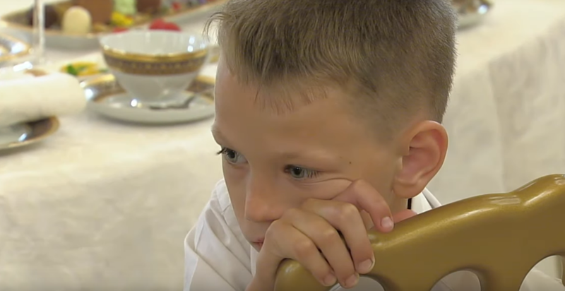 Мальчик, попробовавший лайм в Кремле, стал звездой Сети
