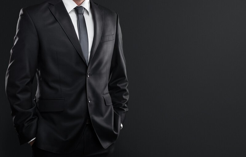 Почему мужчины часто выбирают одежду черного цвета?