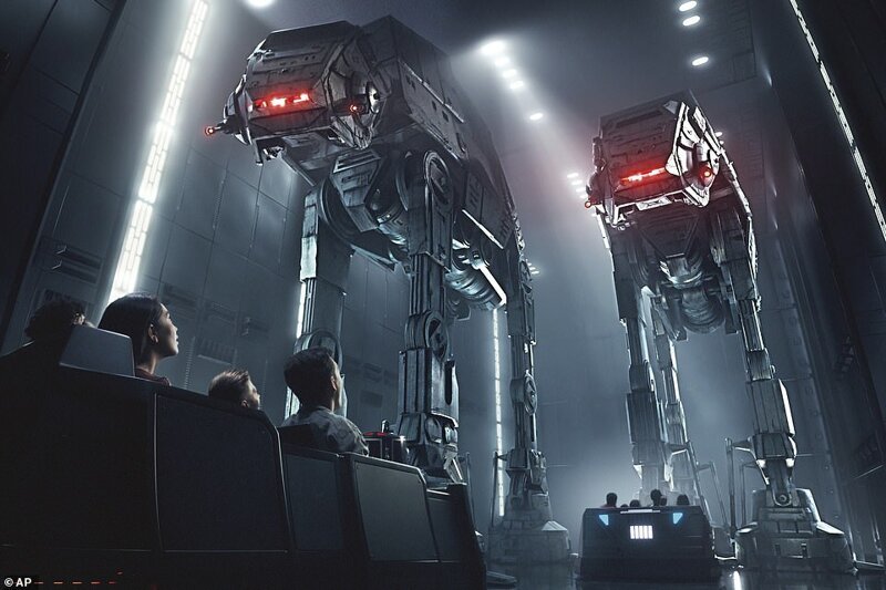 Еще один аттракцион, Star Wars: Rise of the Resistance (на фото), откроется позже в этом году