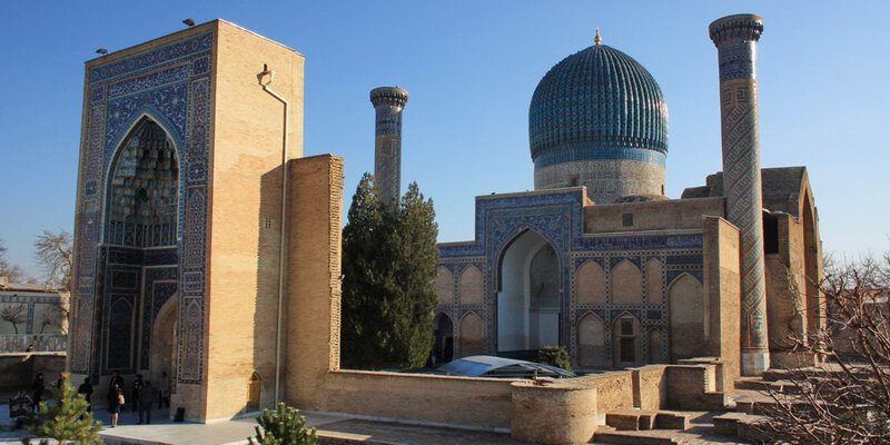 Гур-Эми́р (узб. Go'ri Amir от перс. گورِ امیر‎‎ «Гробница эмира») — мавзолей Тамерлана (Амира Тимура) и его семьи (Тимуридов) в Самарканде, Узбекистан.