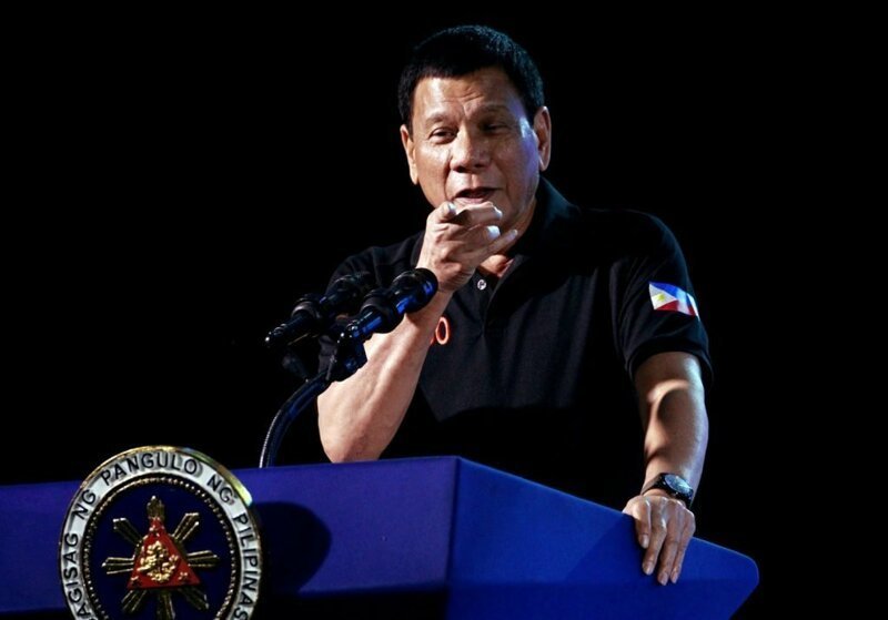 Филиппинский президент заявил, что новая женщина спасла его от гомосексуализма
