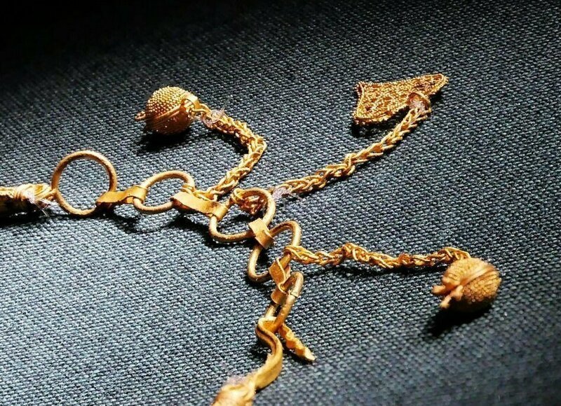 Золотые украшения провели 800 лет на дне моря, но это им ничуть не повредило