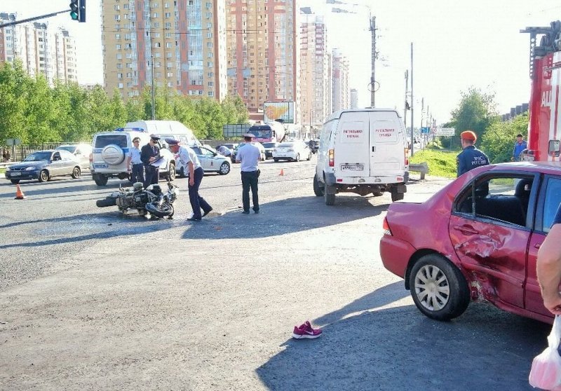 Авария дня. Пассажирка мотоцикла без шлема погибла в Подмосковье