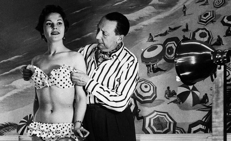 Жак Эйм и модель в бикини "Атом"
