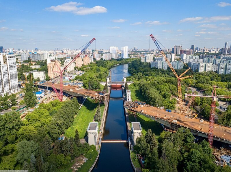 Строительство Карамышевского моста в Москве