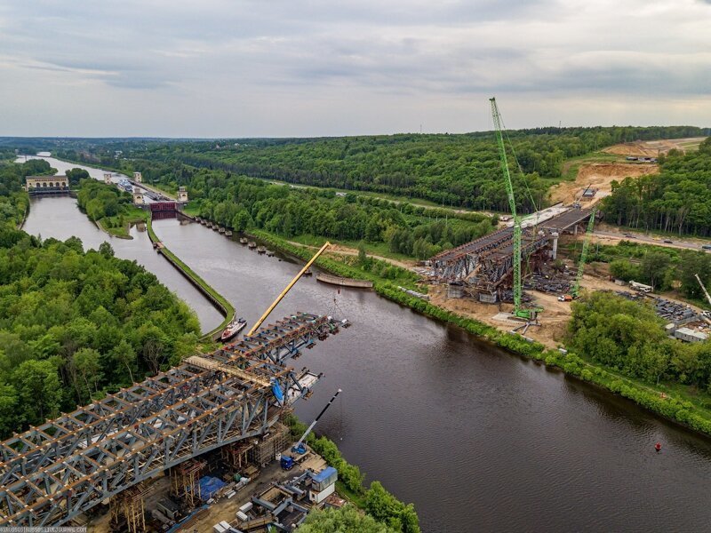 Строительство моста ЦКАД через канал имени Москвы