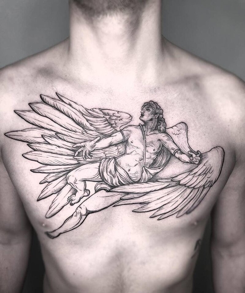 17 татуировок на груди, которые затмят собой все украшения