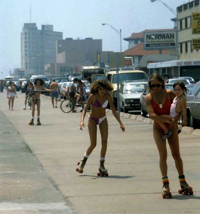 Назад в 80-е: девушки на пляжных курортах Техаса