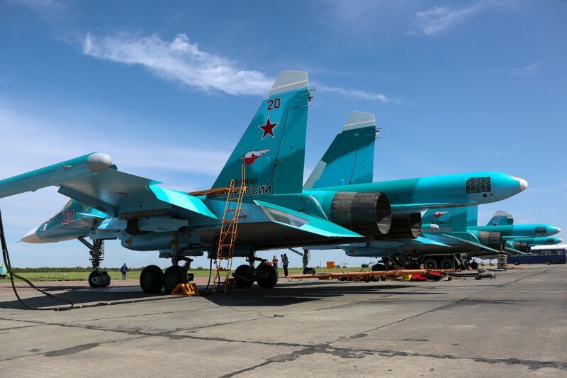 Авиаполк ЦВО в Челябинской области пополнился тремя новыми истребителями-бомбардировщикми Су-34