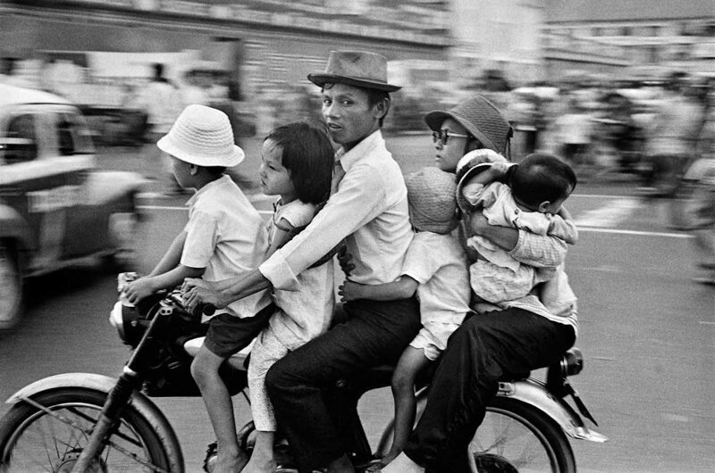 Семейная маршрутка "Adieu Saigon" фотограф Raymond Depardon