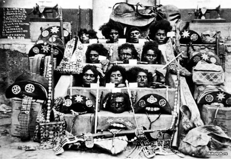 Отрубленные головы бандита Лампиао и его банды, Бразилия, 1938 год. 
