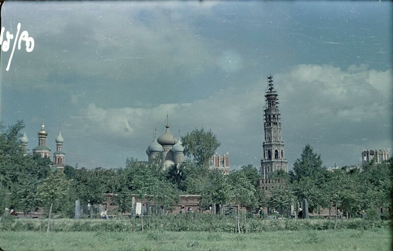 Новодевичий монастырь. Фото Ю.Г.Вендельштейна, 1960 год: 
