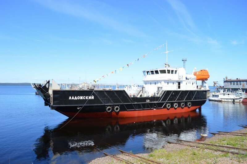 На Онежском ССЗ спущено на воду судно «Ладожский». Фоторепортаж