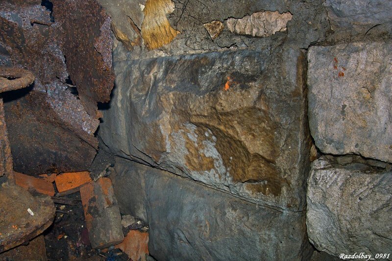 Заброшенный тоннель белого камня в Москве