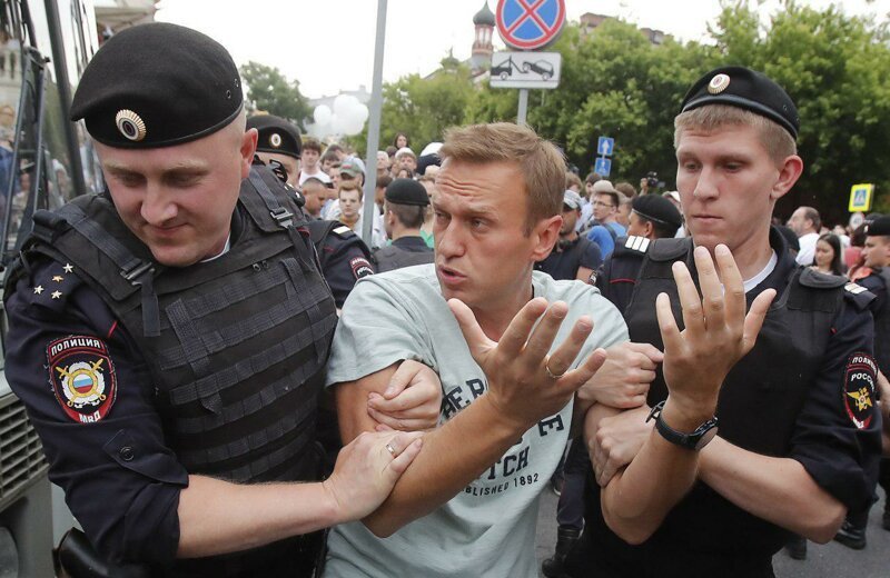 Позорище, что метит в президенты