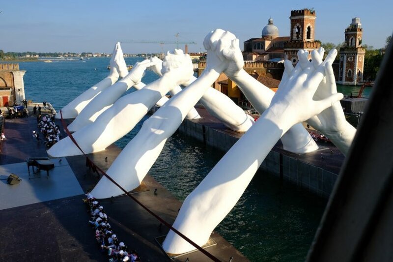 Новая монументальная инсталляция в честь Венецианской биеннале 2019