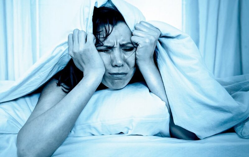Почему болит голова после долгого сна?