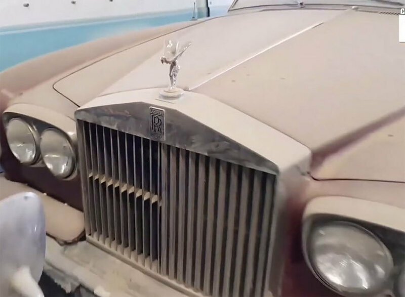 Суперкары и раритетные авто: подросток нашел самое дорогое кладбище машин: видео