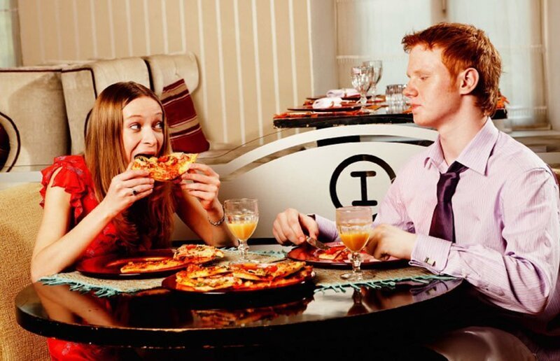 Ради ужина: социологи раскрыли истинные мотивы девушек, пришедших на свидание