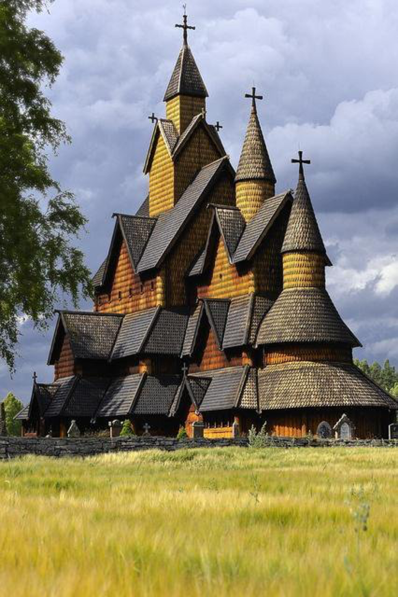 Ставкирка в Хеддале — самая большая из сохранившихся каркасных церквей, Норвегия