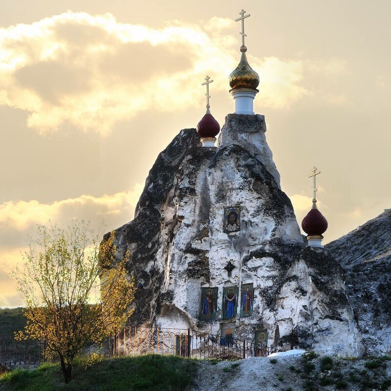 Спасский женский монастырь в Костомарово, Воронежская область
