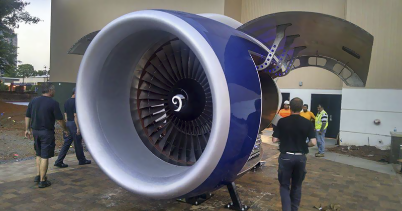 Мастера Delta Airlines Tech Ops превратили списанный двигатель Pratt & Whitney PW2000 в функциональный гриль