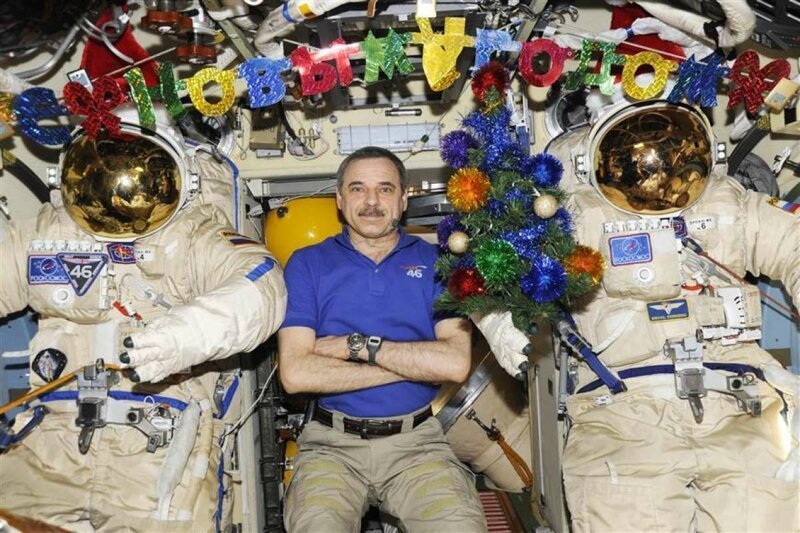 Один день из жизни космонавтов. Чем заняться крутым парням на МКС?