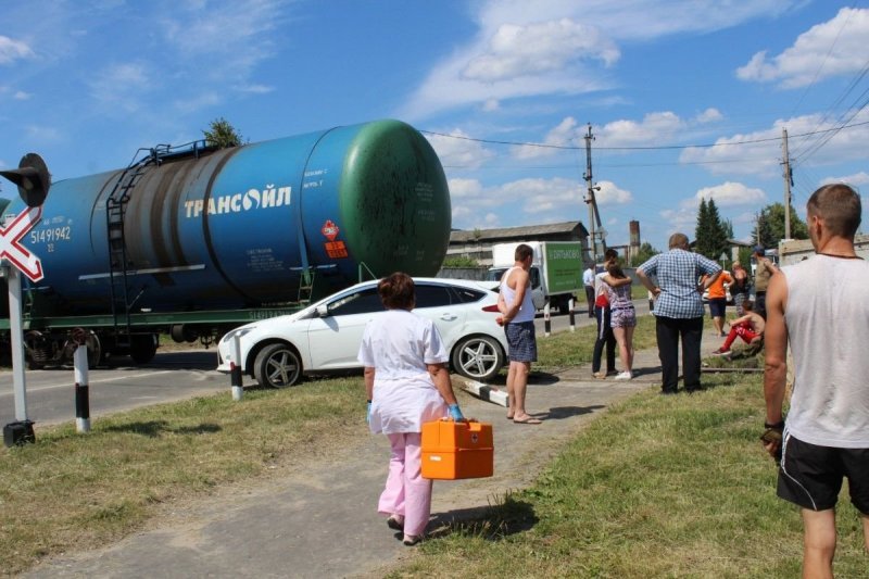Столкновение легковушки и грузового состава в Брянской области