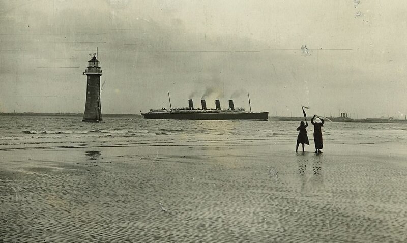 "Мавритания" была спущена на воду герцогиней Роксборо. (судно у берегов Ливерпуля в 1907 году)