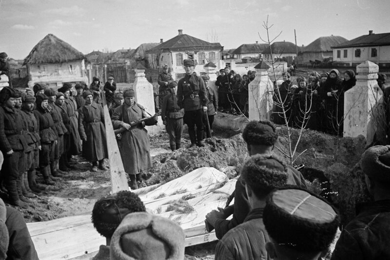 Чем отличались немецкие и советские солдатские могилы в Великую Отечественную