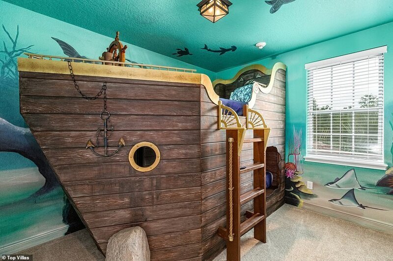 Одна из комнат в пиратском стиле