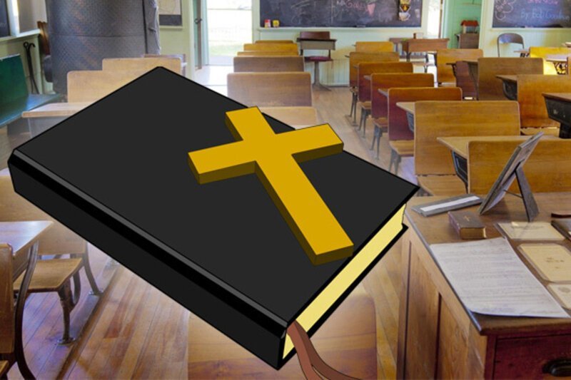В РПЦ предложили на уроках литературы изучать тексты из Библии