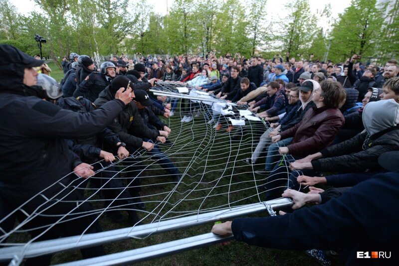 Попы берега потеряли