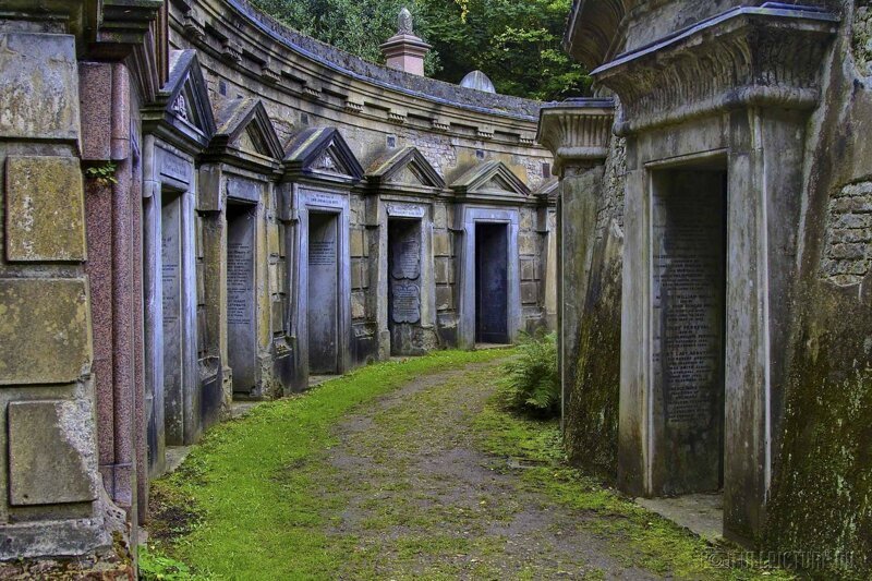 11. Хайгейтское кладбище, Лондон.