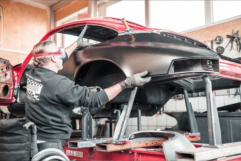 Воля к жизни: как человек без ног построил себе Porsche